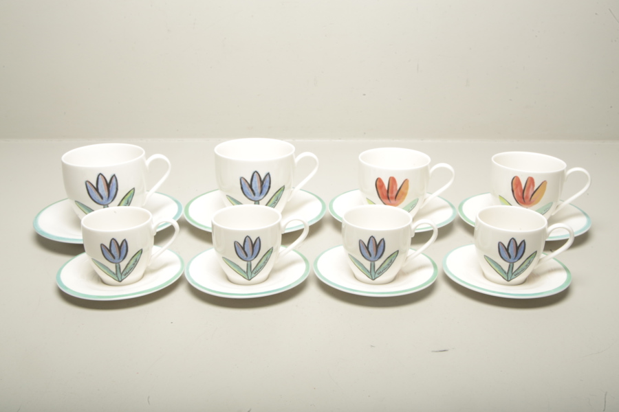 Ulrika Hydman Vallien- "Tulipa", 16-Delar