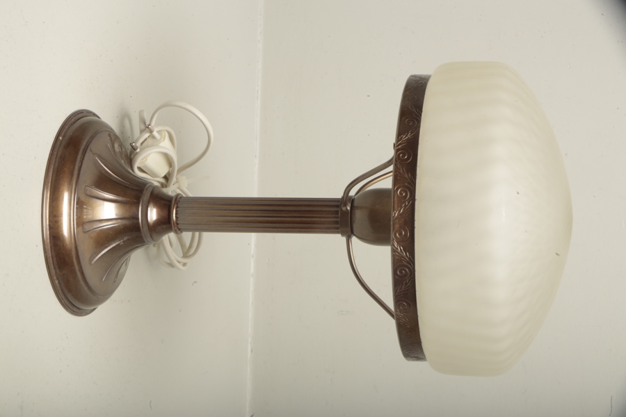 Bordslampa- "Strindberg-stil", 1900/200-tal, Konsthantverk AB Tyringe