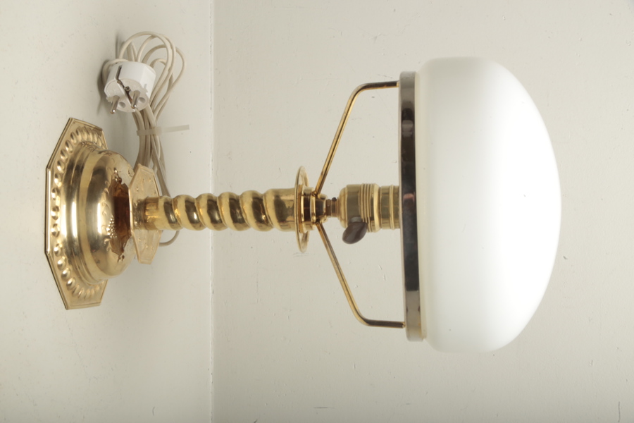 Bordslampa, Strindberg-stil