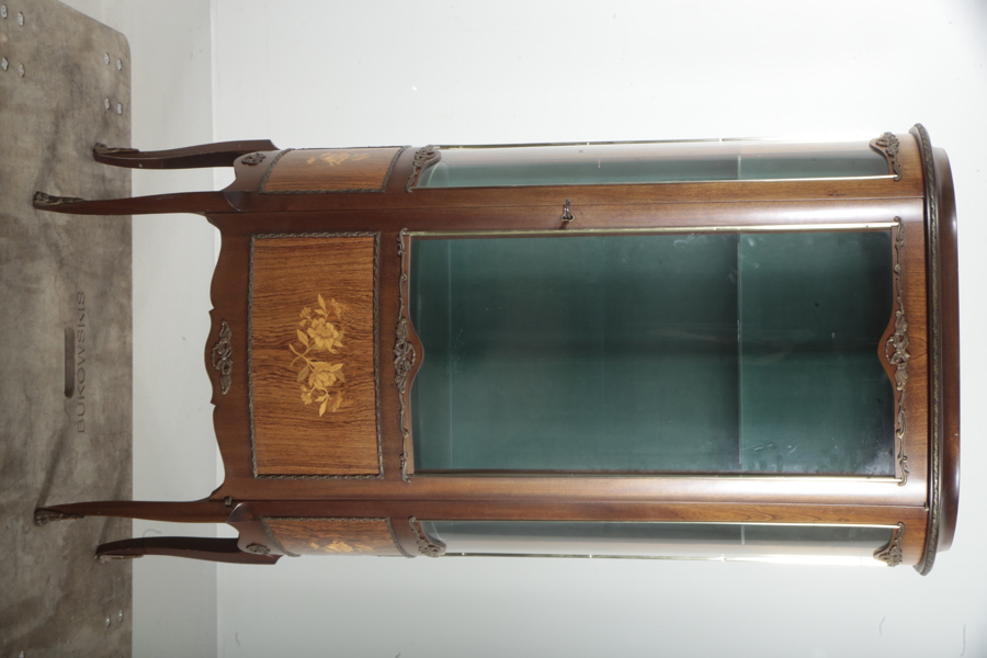 Vitrinskåp- "Louise XV-Stil", 1900-tal