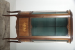 Vitrinskåp- "Louise XV-Stil", 1900-tal