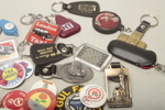 Pins & Nyckelringar- Parti diverse