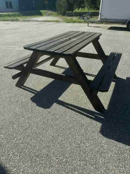 Trädgårdsbord