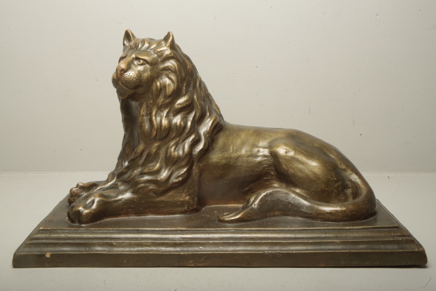 Figurin i gips- "Liggande lejon", 1900-tal