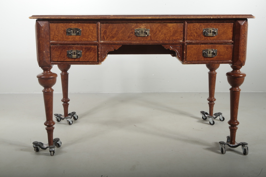 Skrivbord, 1900-tal