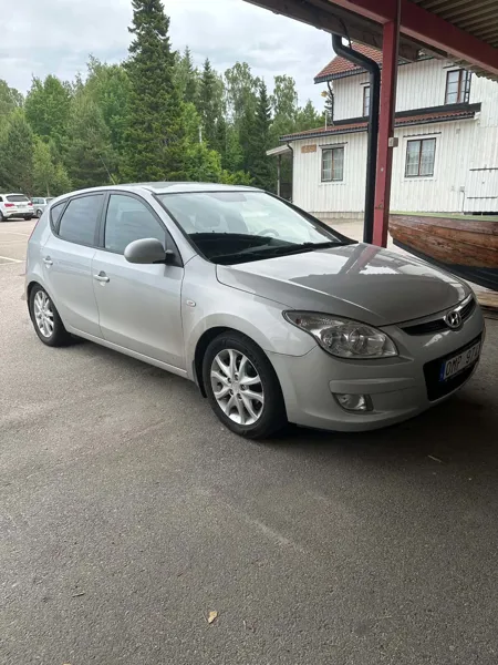 BIL- HYUNDAI I30 1.6 CRDI M5
