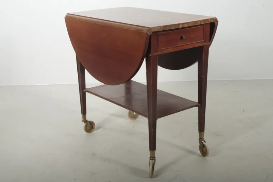 Bord, "Gustaviansk-stil", 1960/1970-tal 