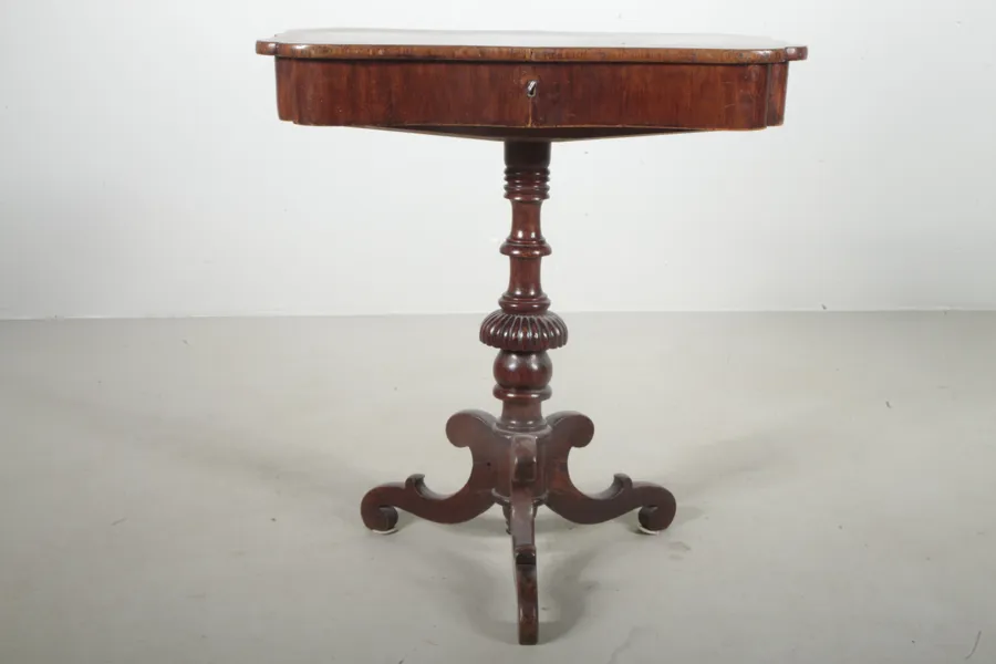 Sidobord, 1800/1900-tal 