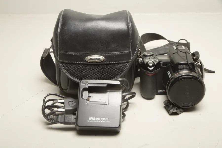 Kamera- "Coolpix 8800VR"