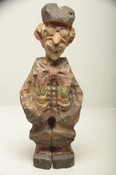 Figurin i trä- "Wegetarian", Signerad: Nils Wide Söderbykarl 1888-1954
