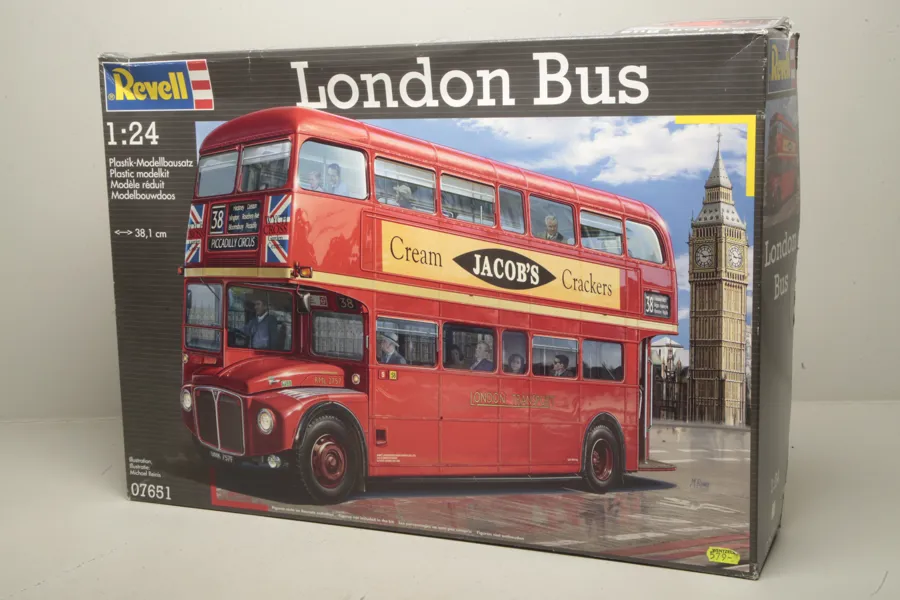Byggsats- "Rvell- London Bus", Skala 1:24