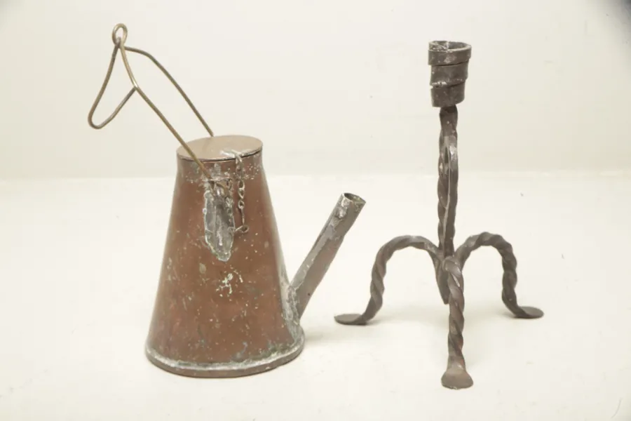 Ljusstake, 1800/1900-tal & Kopparkanna, 1800-tal