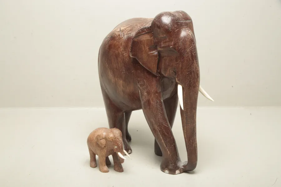 Figuriner- "Elefanter", 2st, Trä