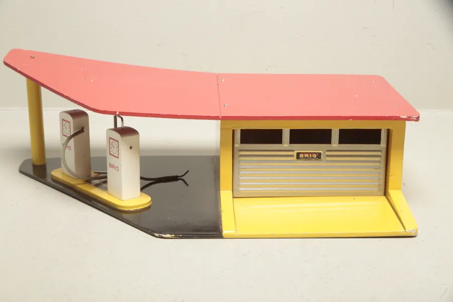 BRIO- Bensinmack/ Garage