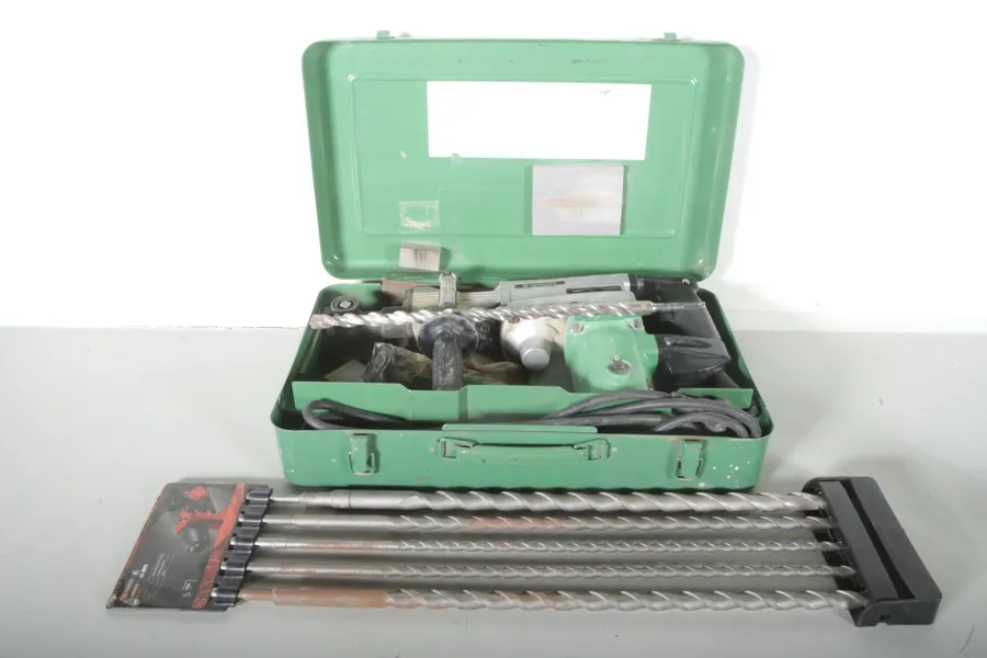 Hitachi- Slagborr, Med diverse borrar