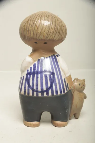 Lisa Larsson- Gustavsberg, Figurin: "Malin med katt", Signerad: L. L