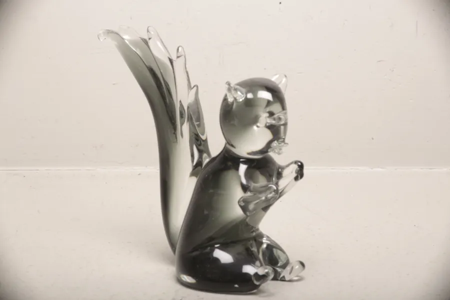 Konstglas-  Figurin "Ekorre"