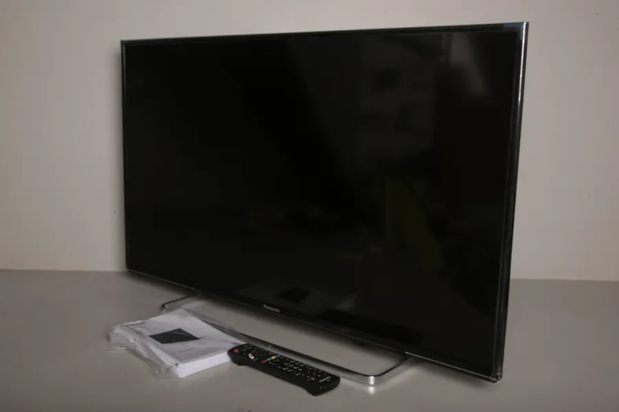 TV- "Panasonic"