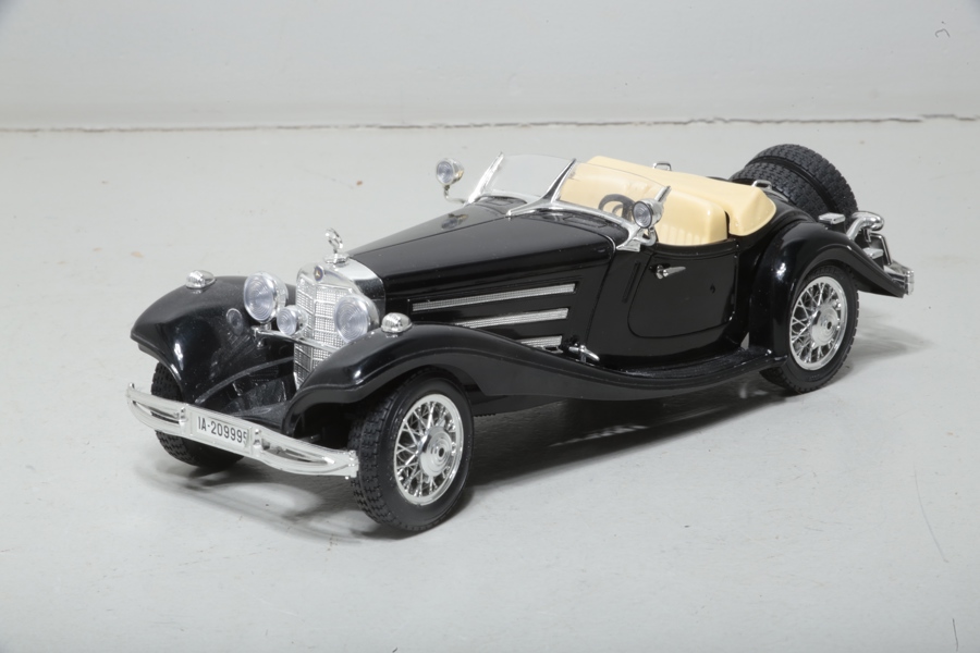 Samlarbil Burago, Mercedes Benz 500 K Roadster 1936, 1:20