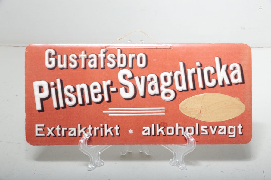 Skylt papp "Gustafsbro Pilsner-svagdricka" 1930-1940 tal