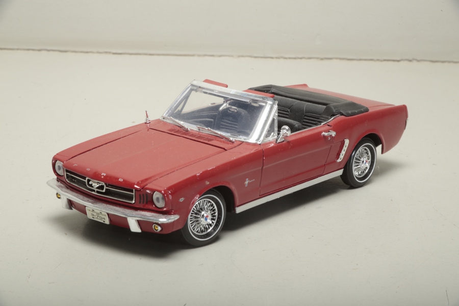 Samlarbil Mustang, 1:18