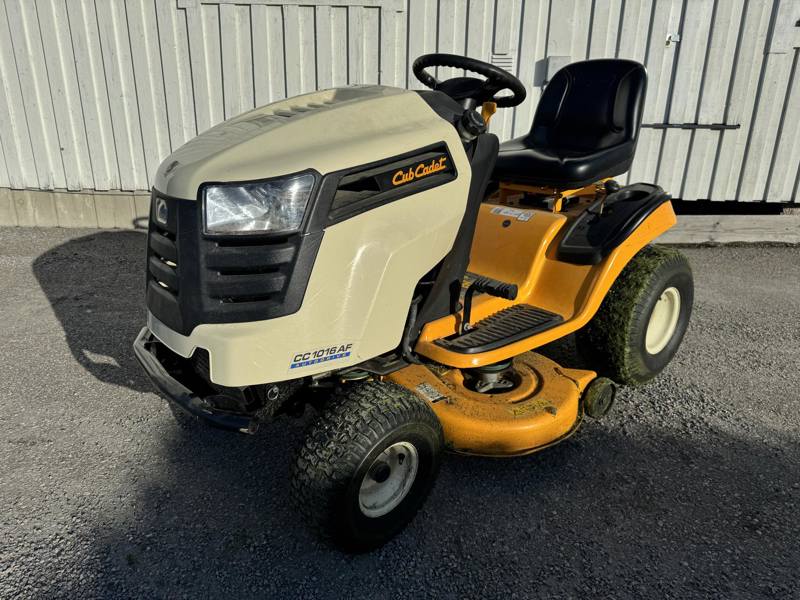 Åkgräsklippare Cub Cadet CC1016AF