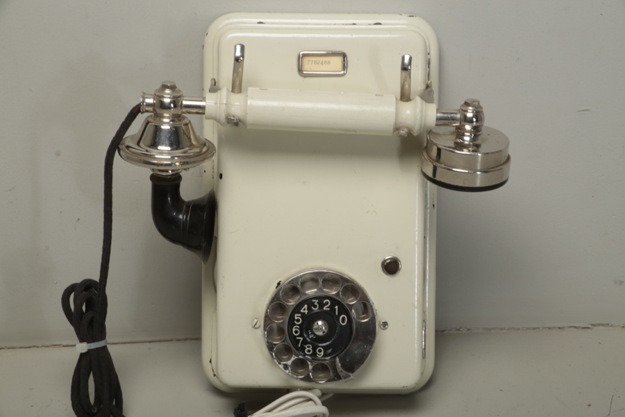 Väggtelefon plåtfodral, 1930-1940 tal